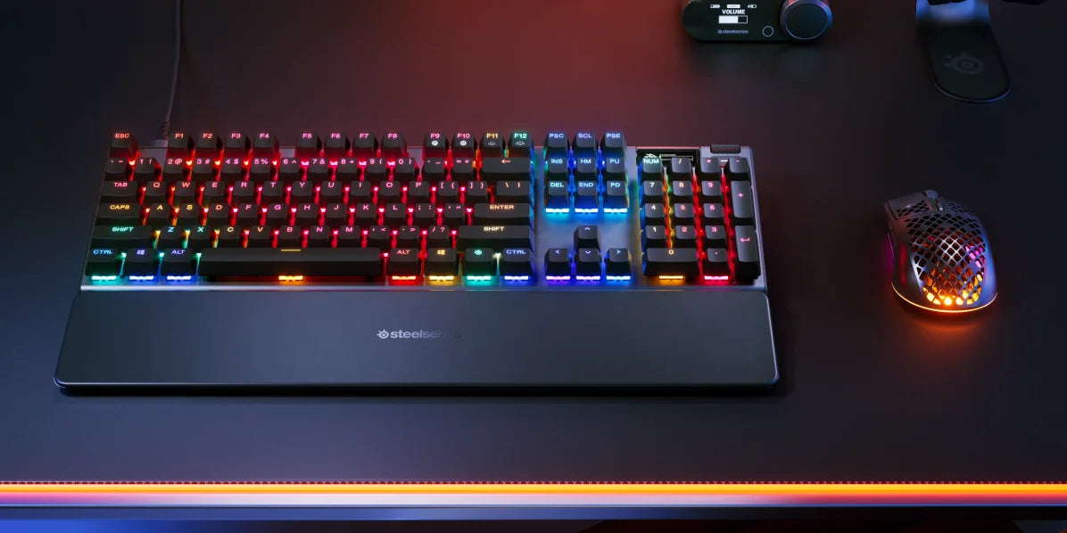 Apex Pro Gen 3 - US Blemished Box
